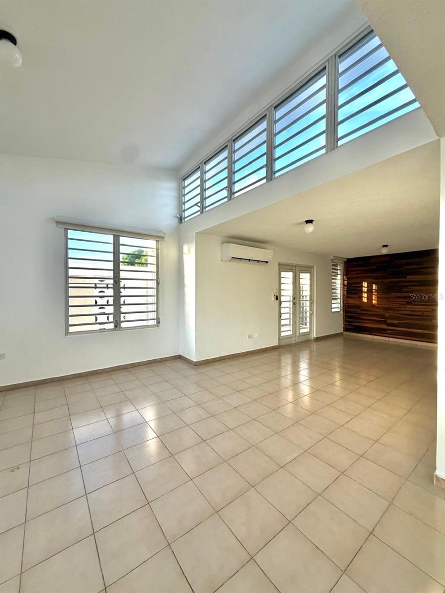 2105 Calle Antioquia Property Photo 7