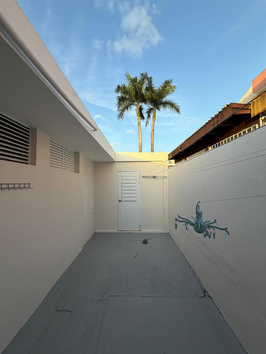 2105 Calle Antioquia Property Photo 21