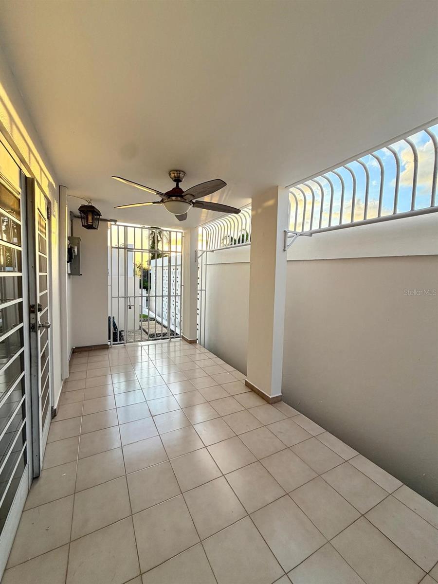 2105 Calle Antioquia Property Photo 24
