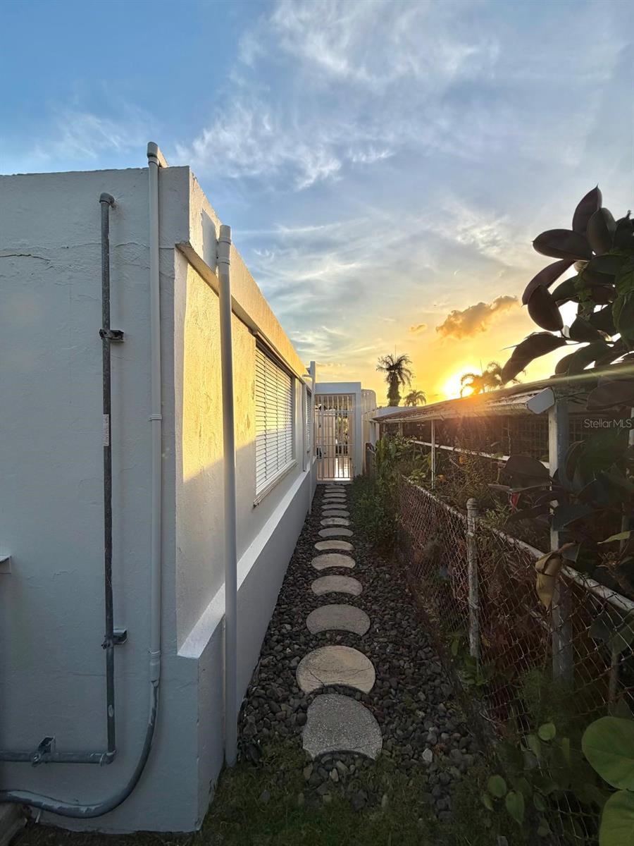 2105 Calle Antioquia Property Photo 27