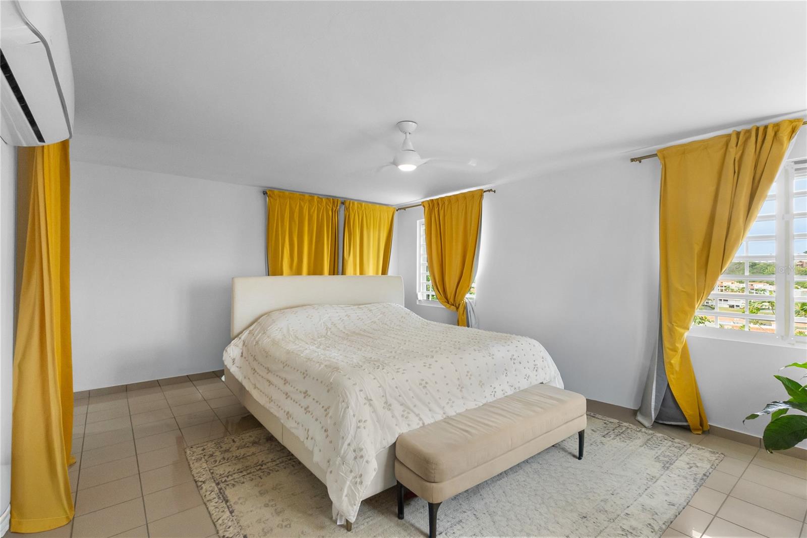 5 Harbour Lights Property Photo 7