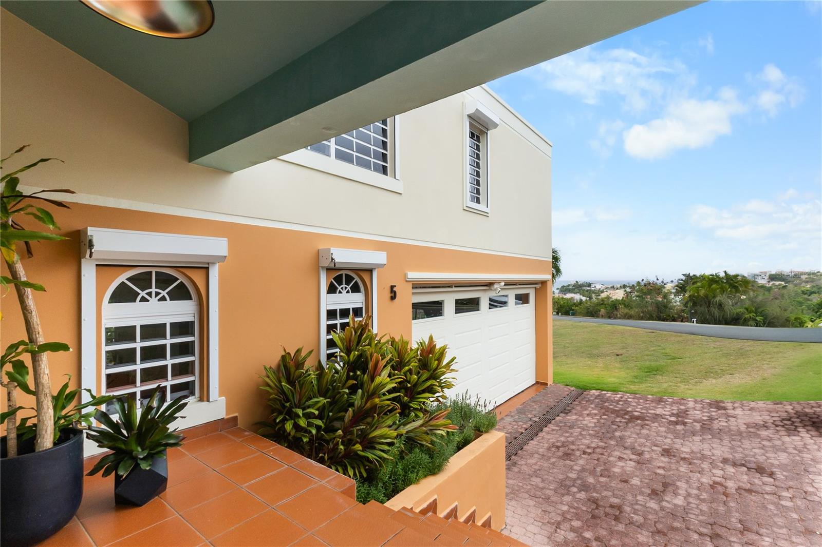 5 Harbour Lights Property Photo 10