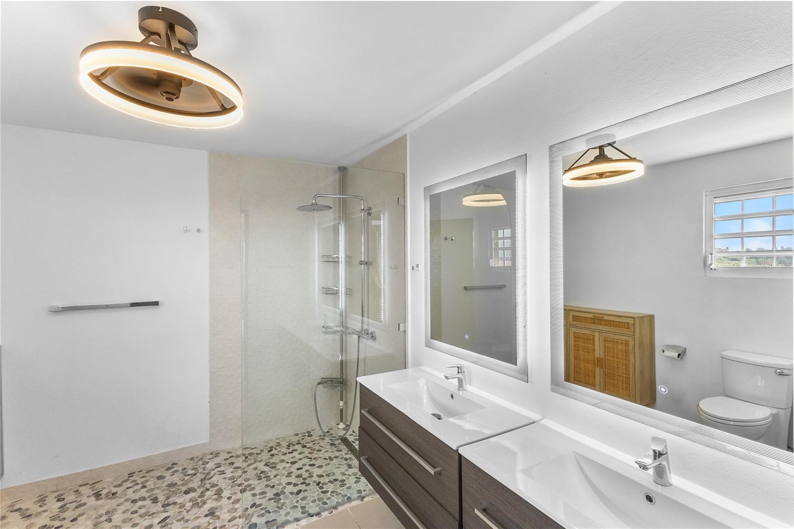 5 Harbour Lights Property Photo 35