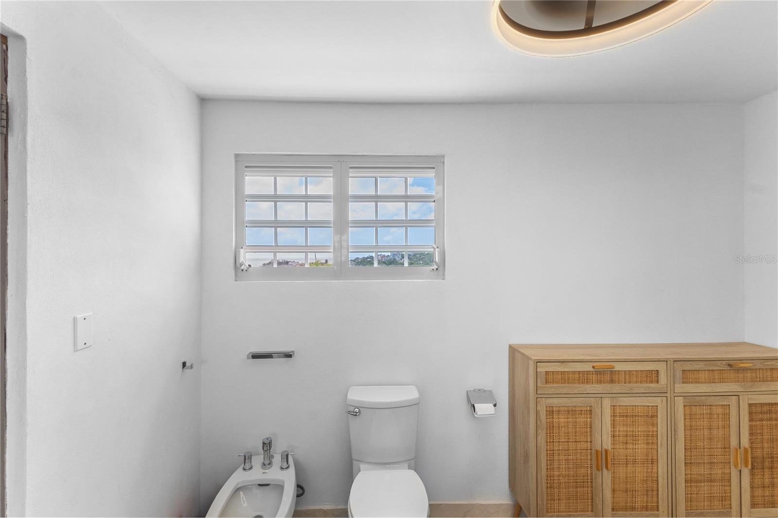 5 Harbour Lights Property Photo 38