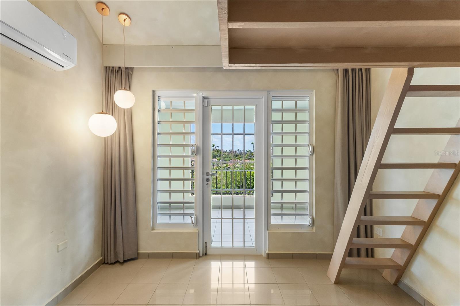 5 Harbour Lights Property Photo 52