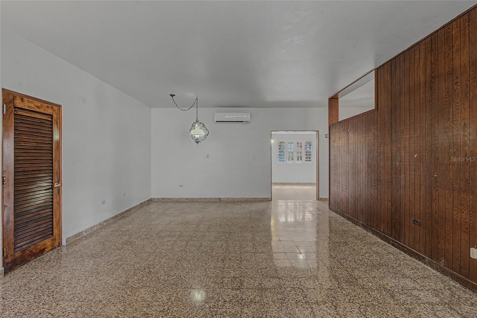 901 Harvard Property Photo 12