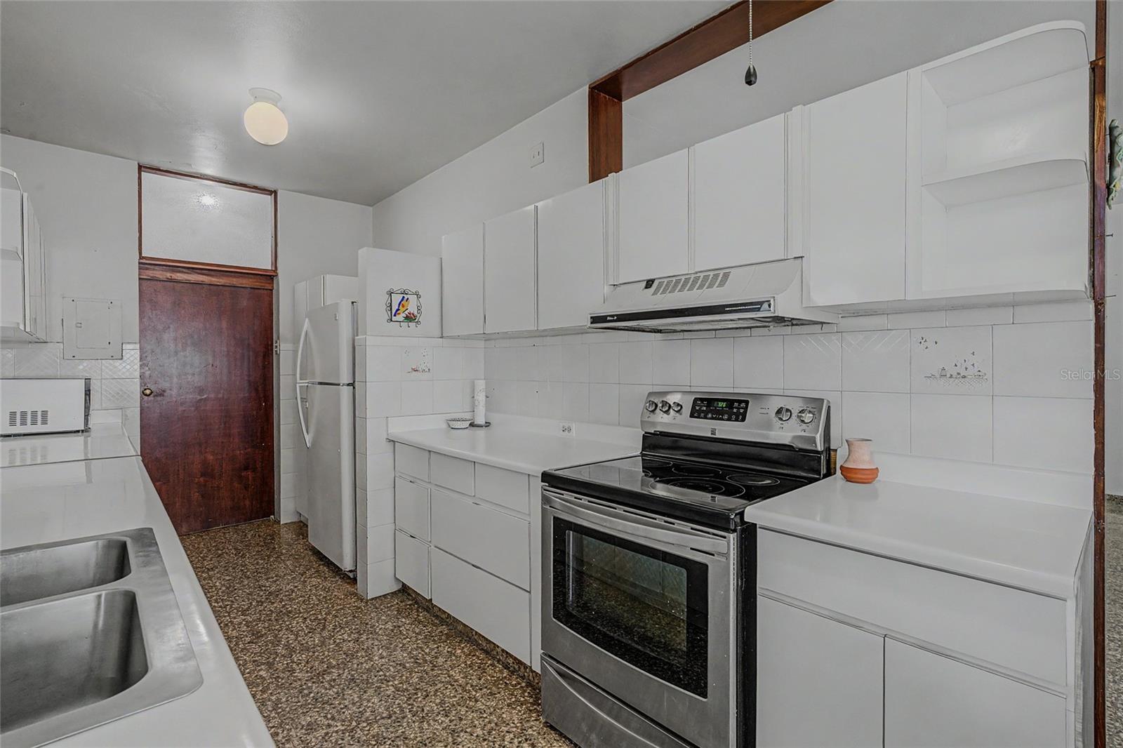 901 Harvard Property Photo 25