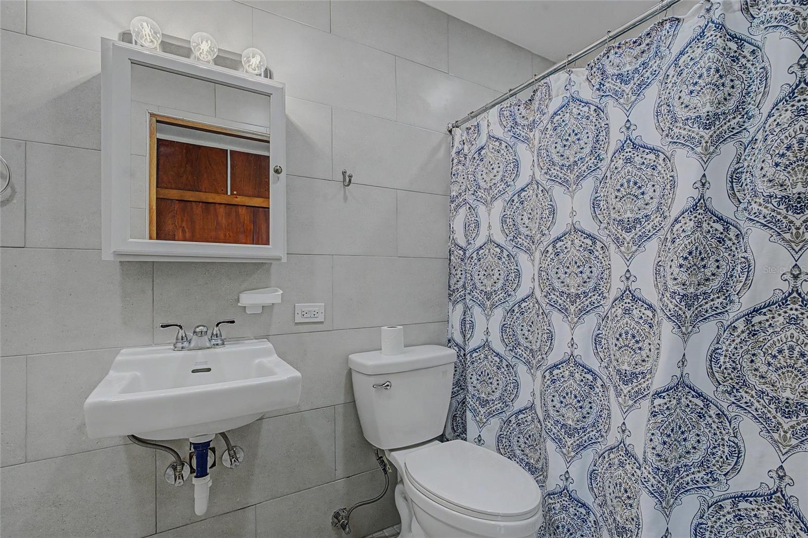 901 Harvard Property Photo 33