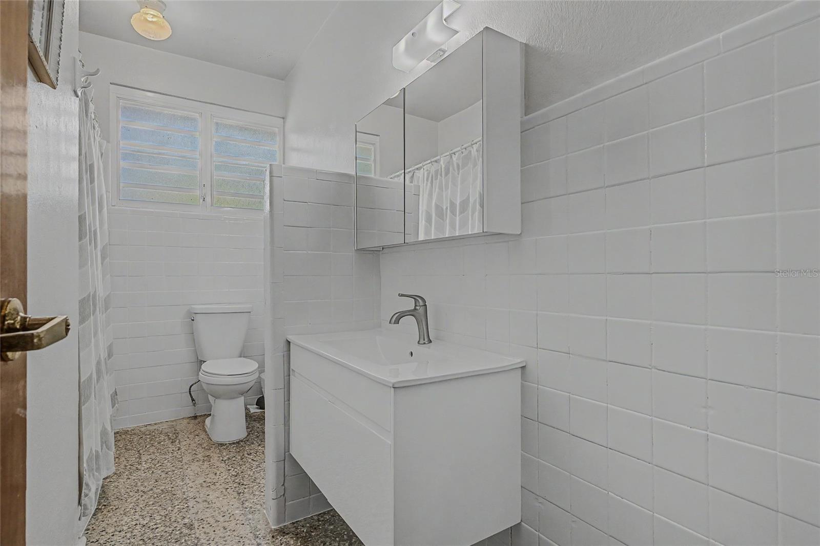 901 Harvard Property Photo 36
