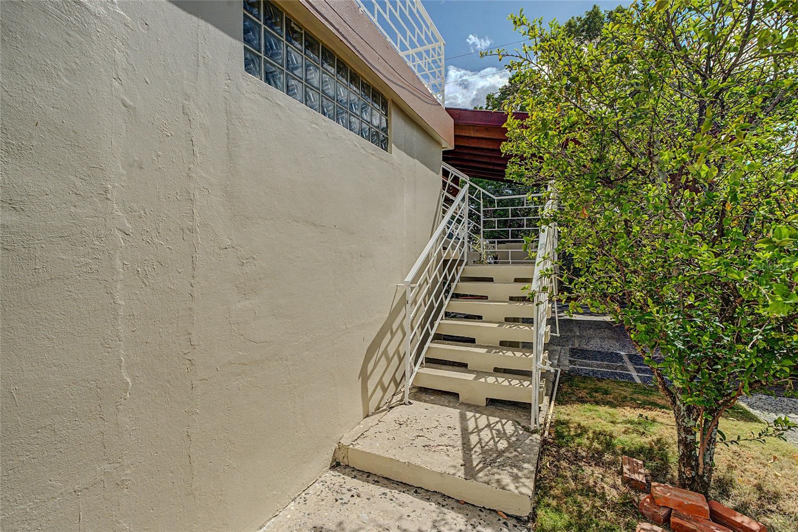 901 Harvard Property Photo 49