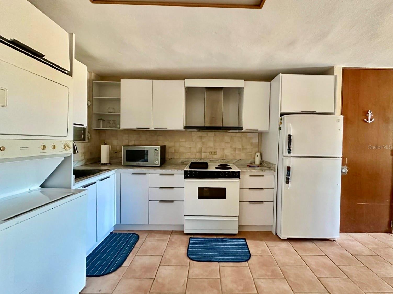 Pr-301 Condo. Vistamar El Combate #b-207 Property Photo 6