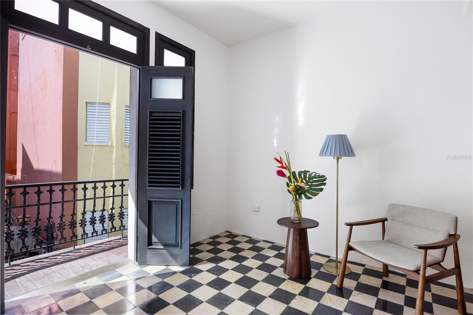 360-362 Fortaleza #7 Property Photo 18
