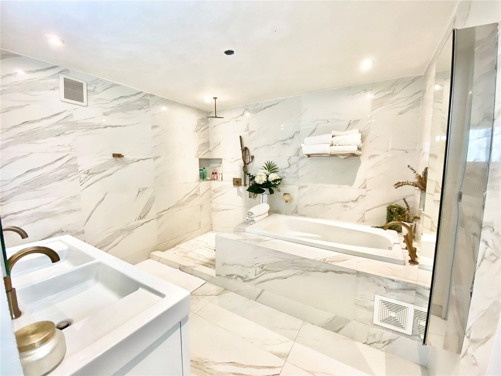 0 Alhambra Property Photo 16