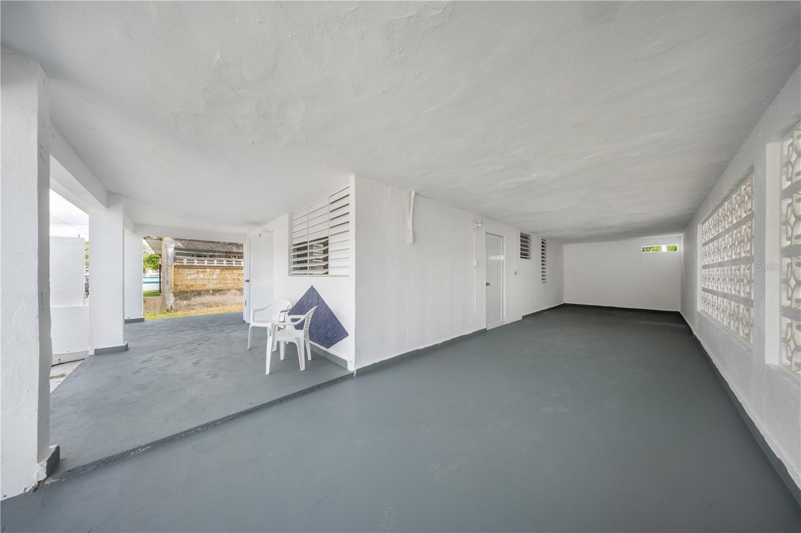 G4 Avenida A Property Photo 4