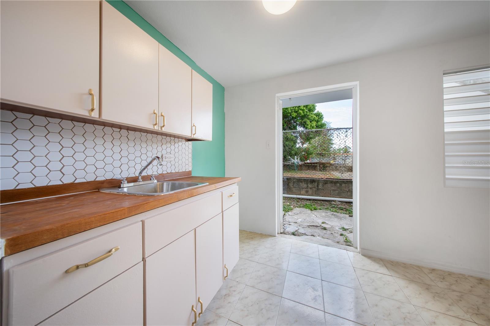 G4 Avenida A Property Photo 39