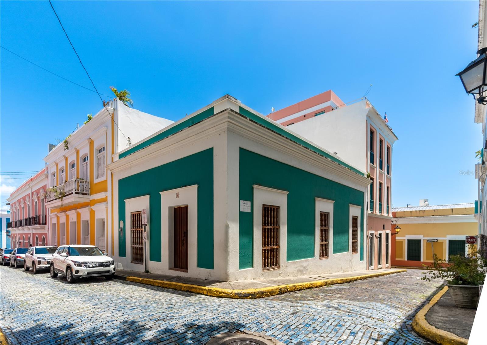 8 DE LA CRUZ Property Photo 1