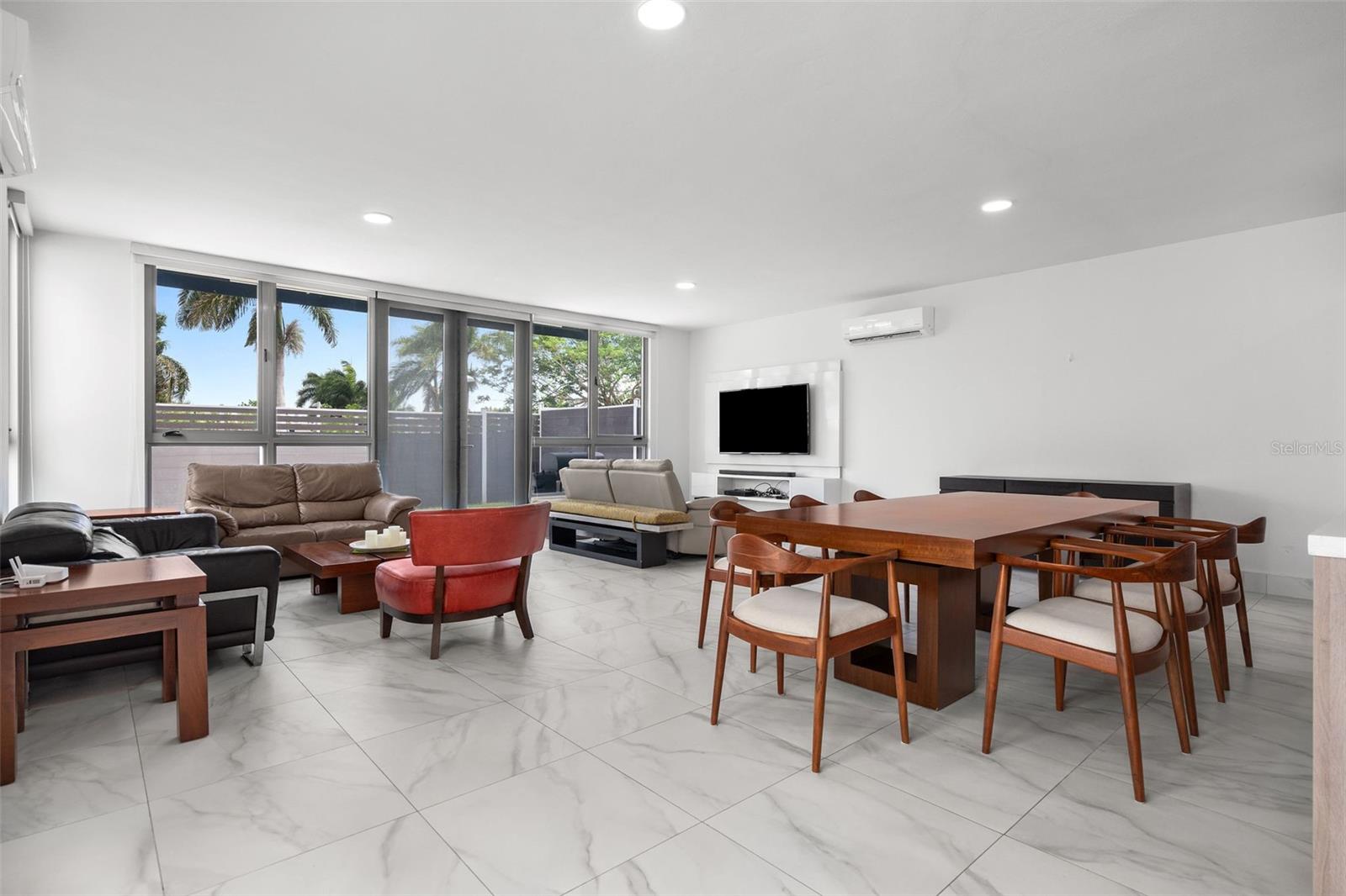 Riviera 58 Central Park St Property Photo 5