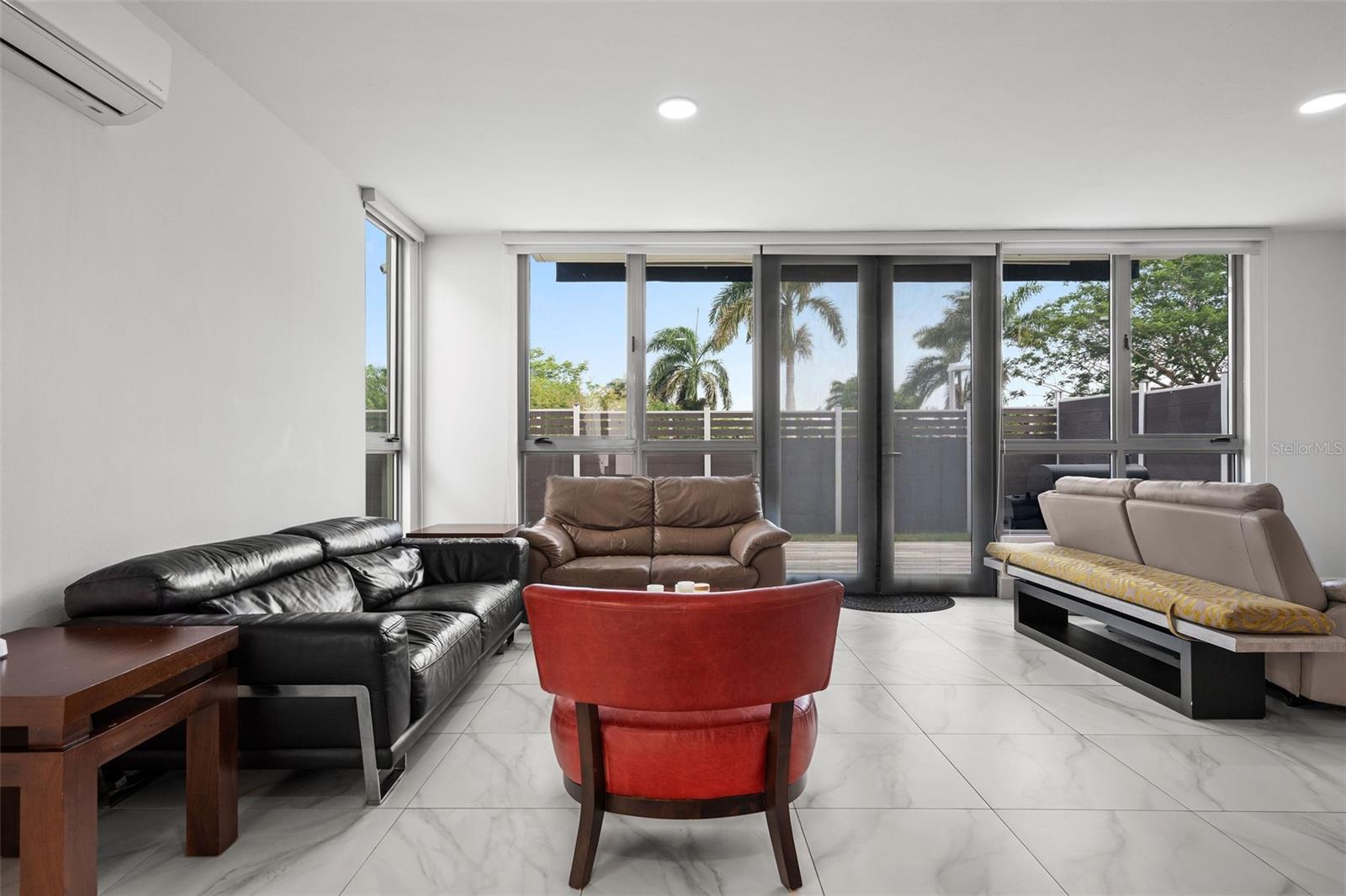 Riviera 58 Central Park St Property Photo 6