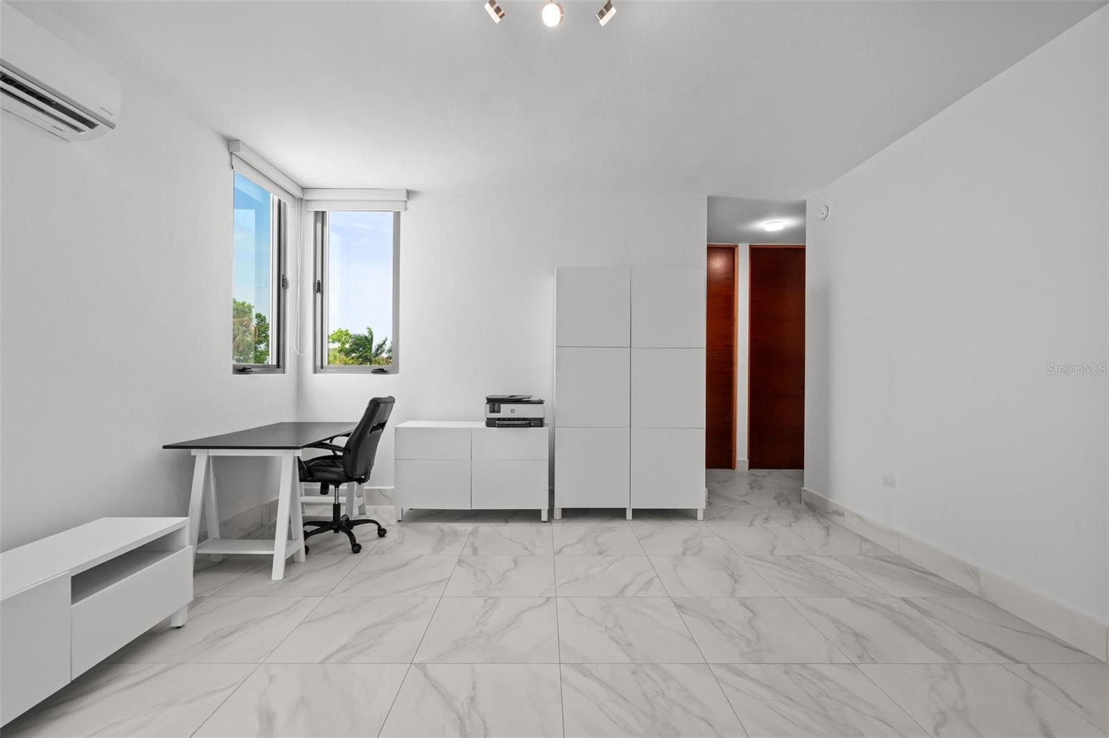Riviera 58 Central Park St Property Photo 9