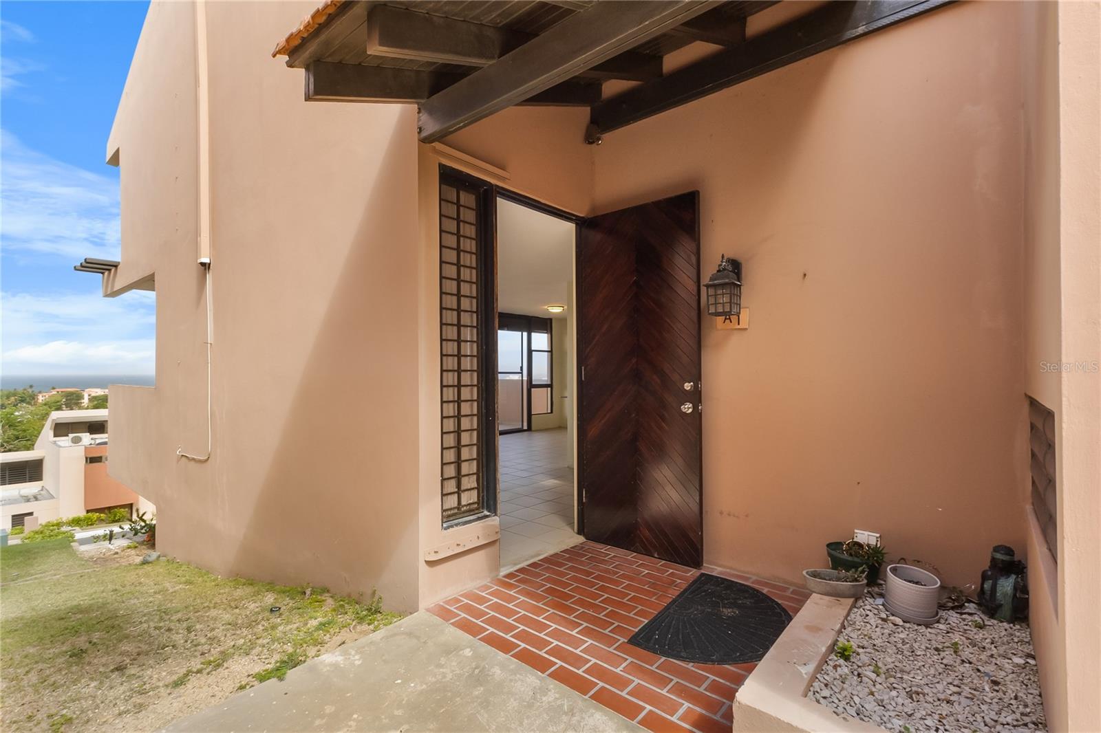 170 Palmas Dr #a1 Property Photo 3