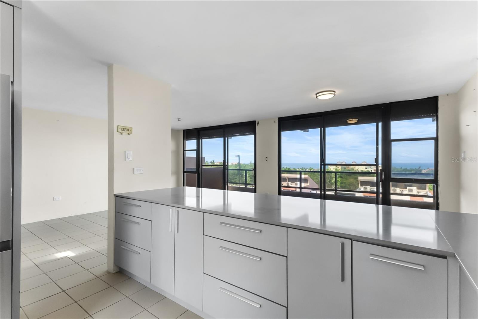 170 Palmas Dr #a1 Property Photo 8