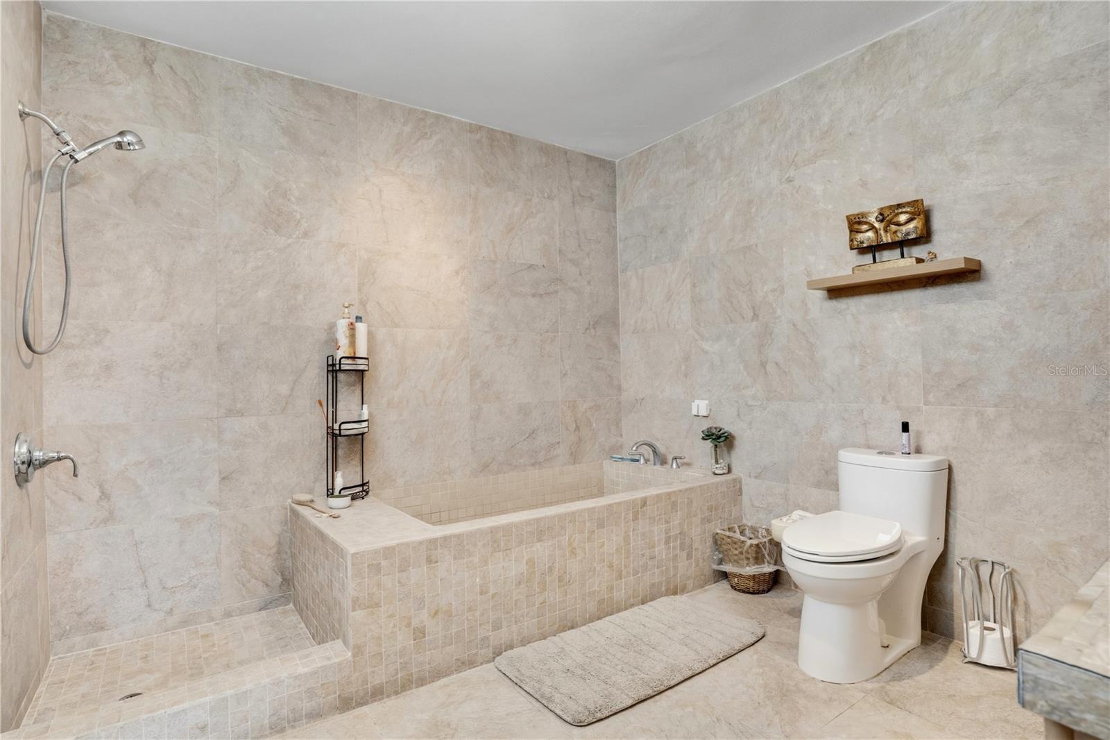 12-11 Calle Segovia Property Photo 16
