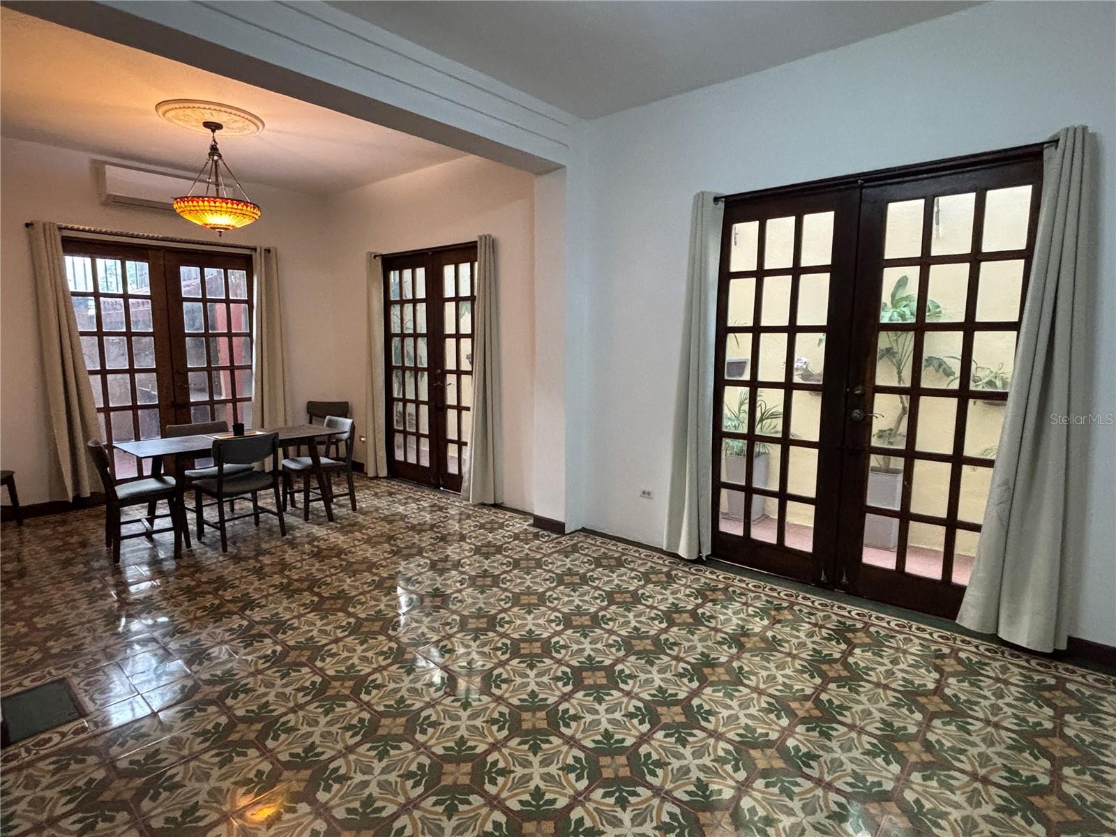 456 Calle Saldaña Property Photo 11