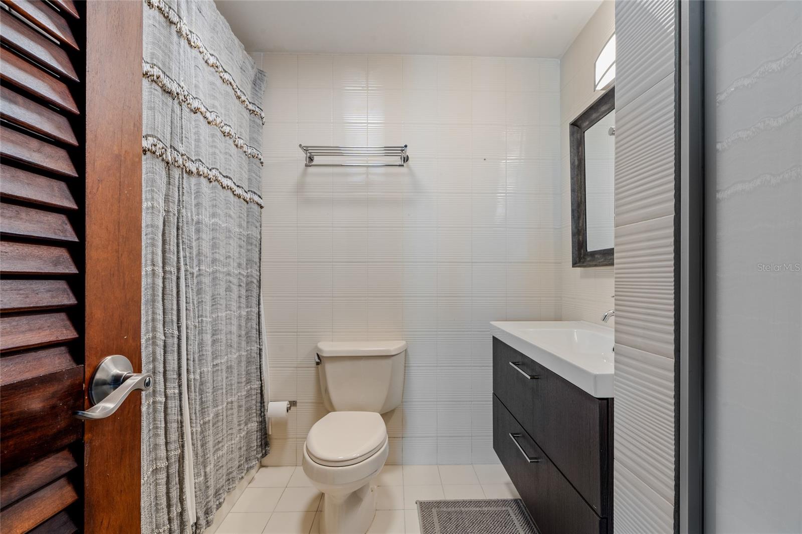 77 Kings Court #802 Property Photo 34