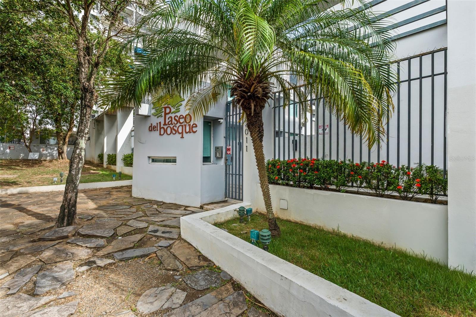 Ave. Sagrado Corazon AVE. SAGRADO CORAZON #303 Property Photo 1