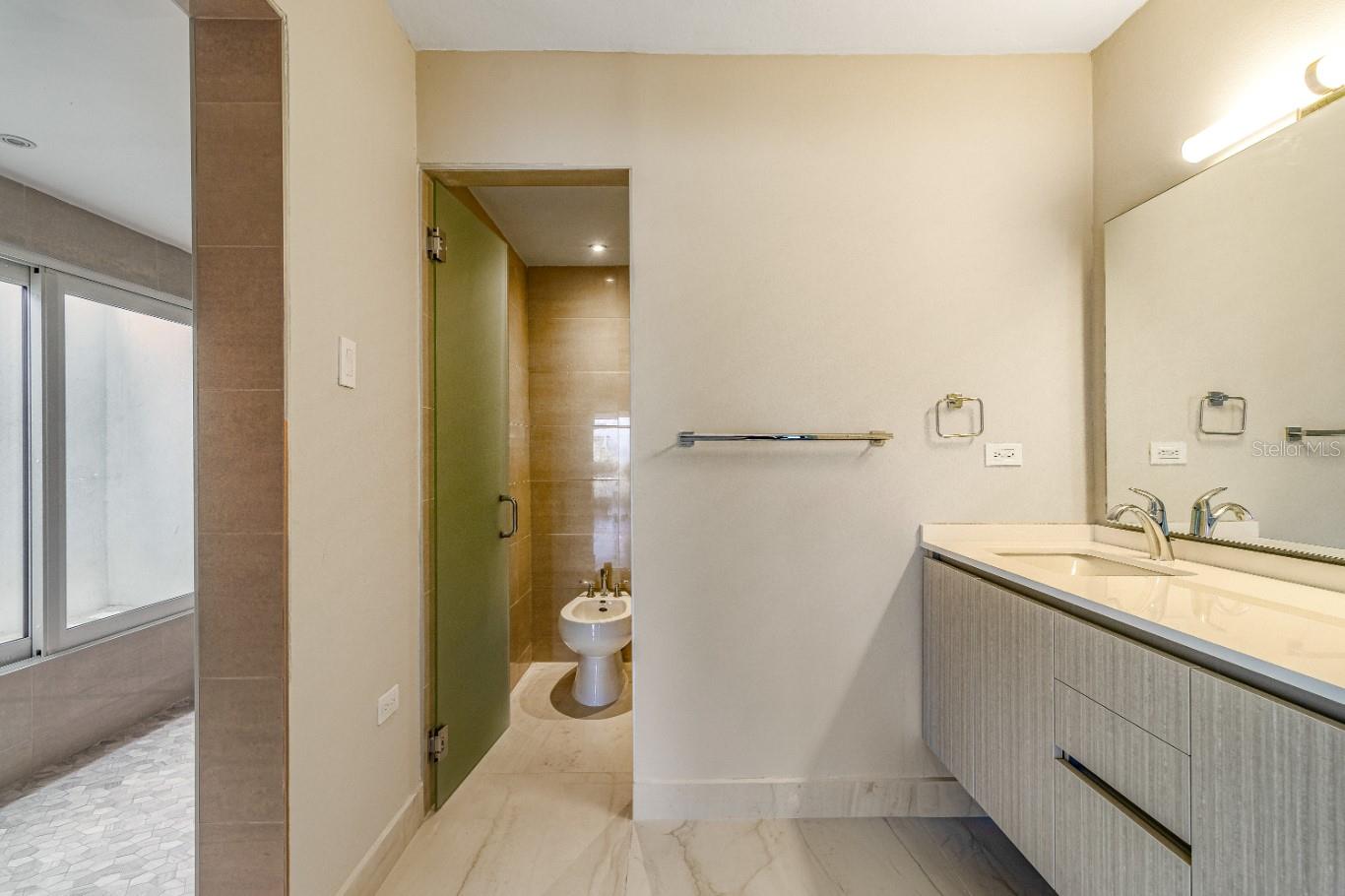 1507 Ashford Ave. #1002 Property Photo 15