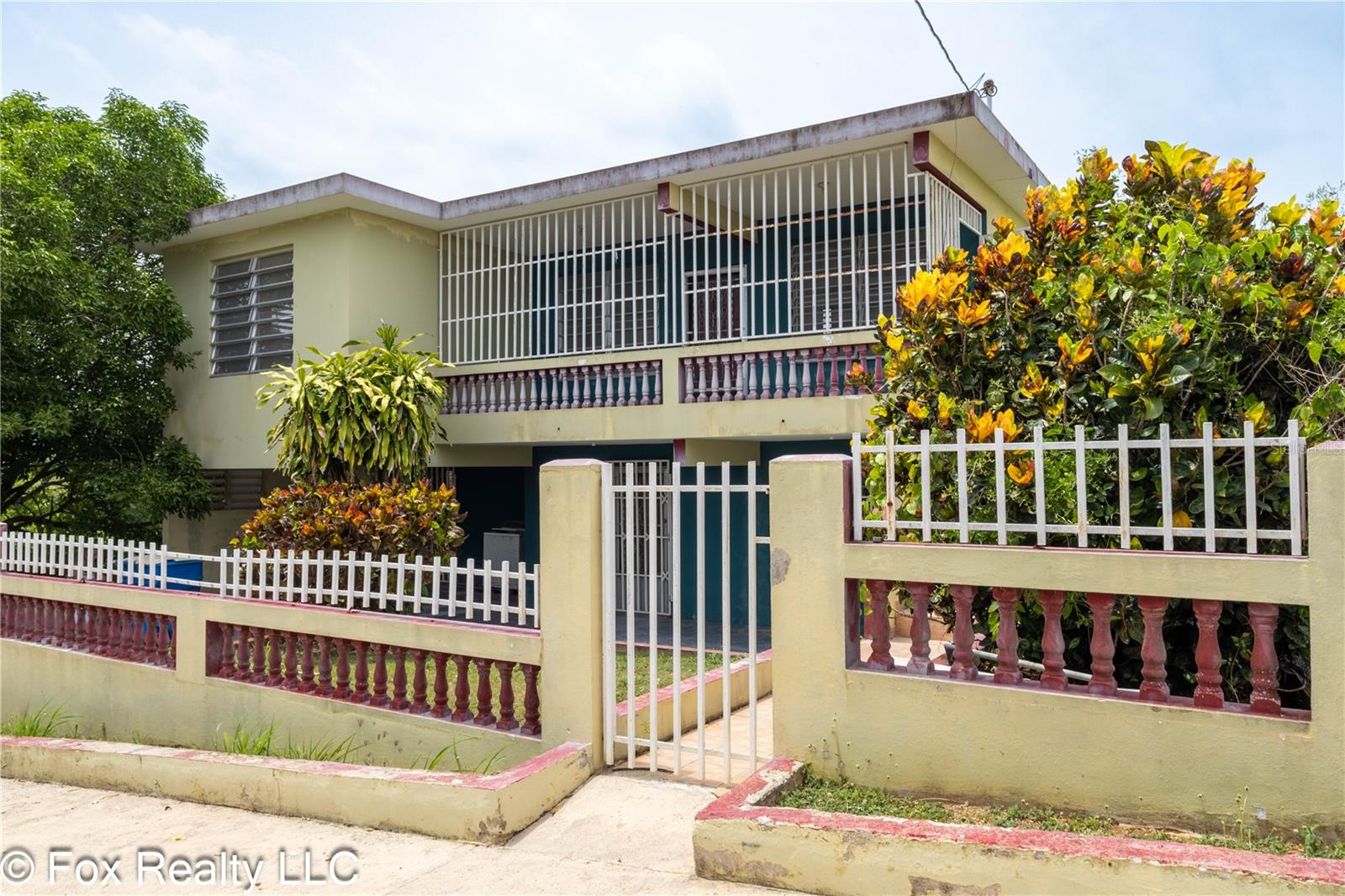Solar B Avenida Maria Bettega Property Photo 1