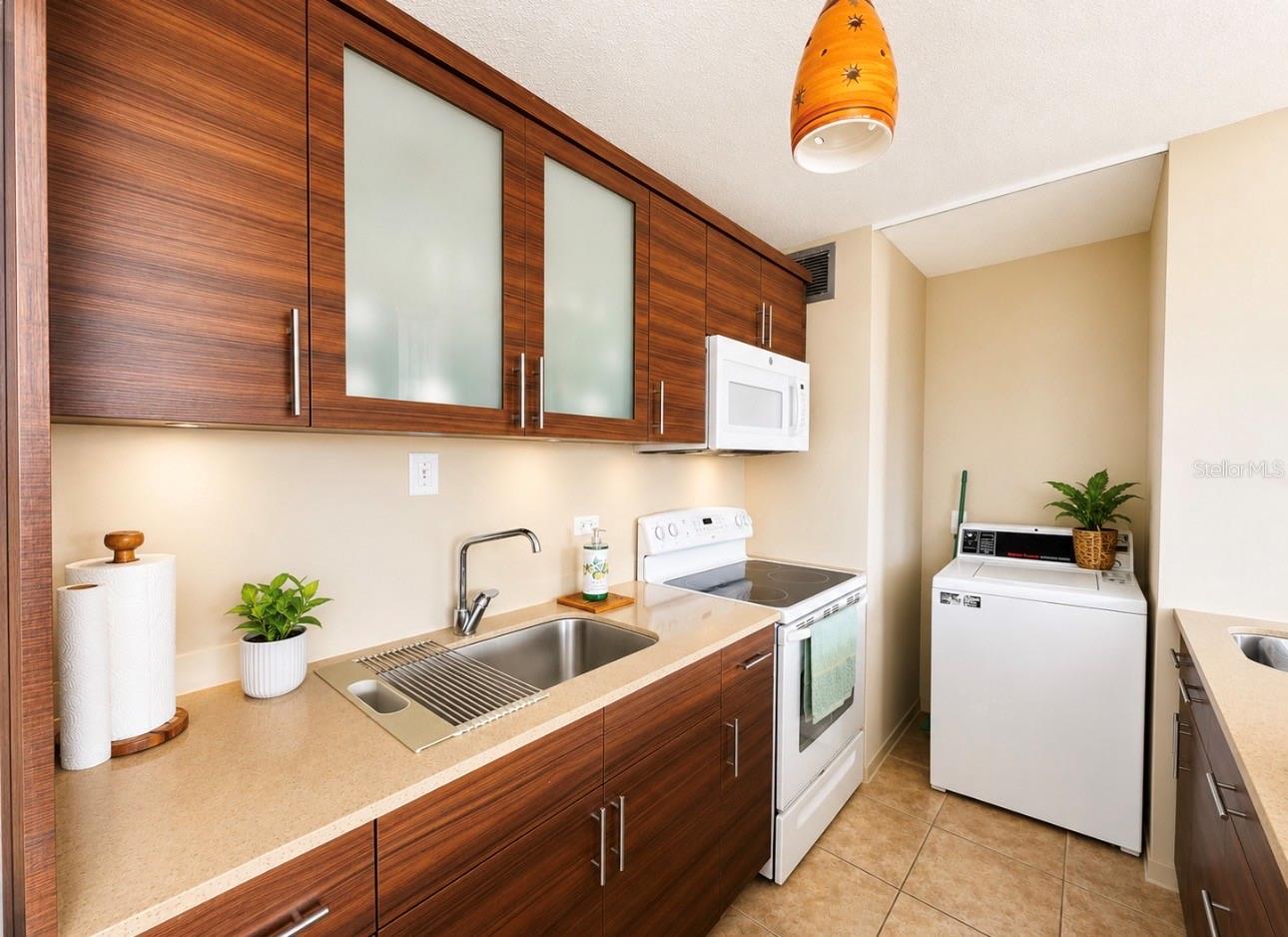 Ocean Drive Playa Azul #90 Property Photo 3