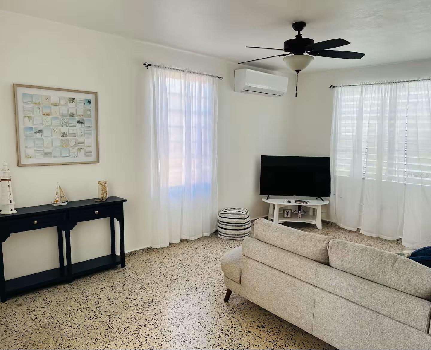 Calle Ii 2 3301 Combate Property Photo 5