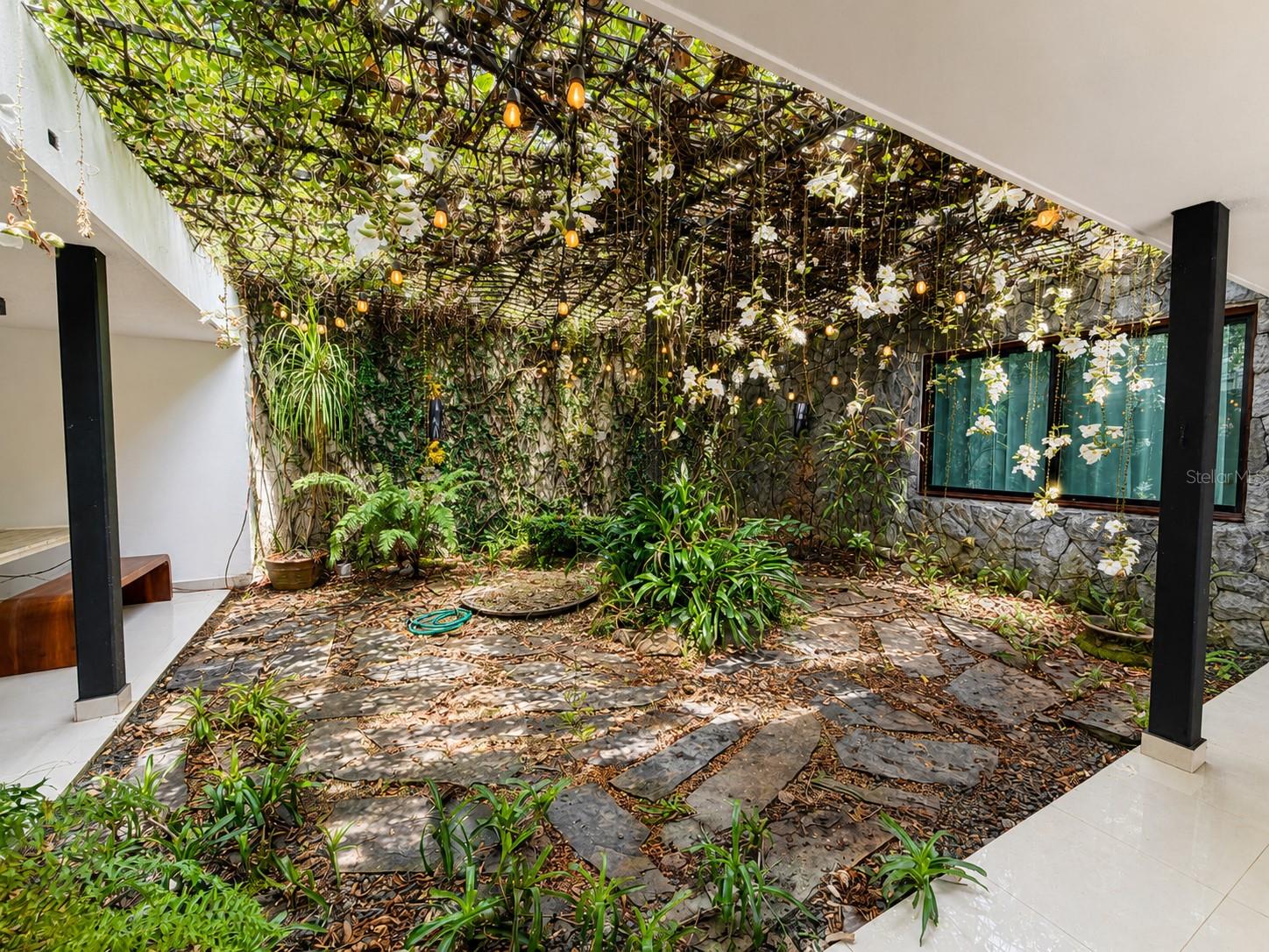 B7 Calle Industria Property Photo 10