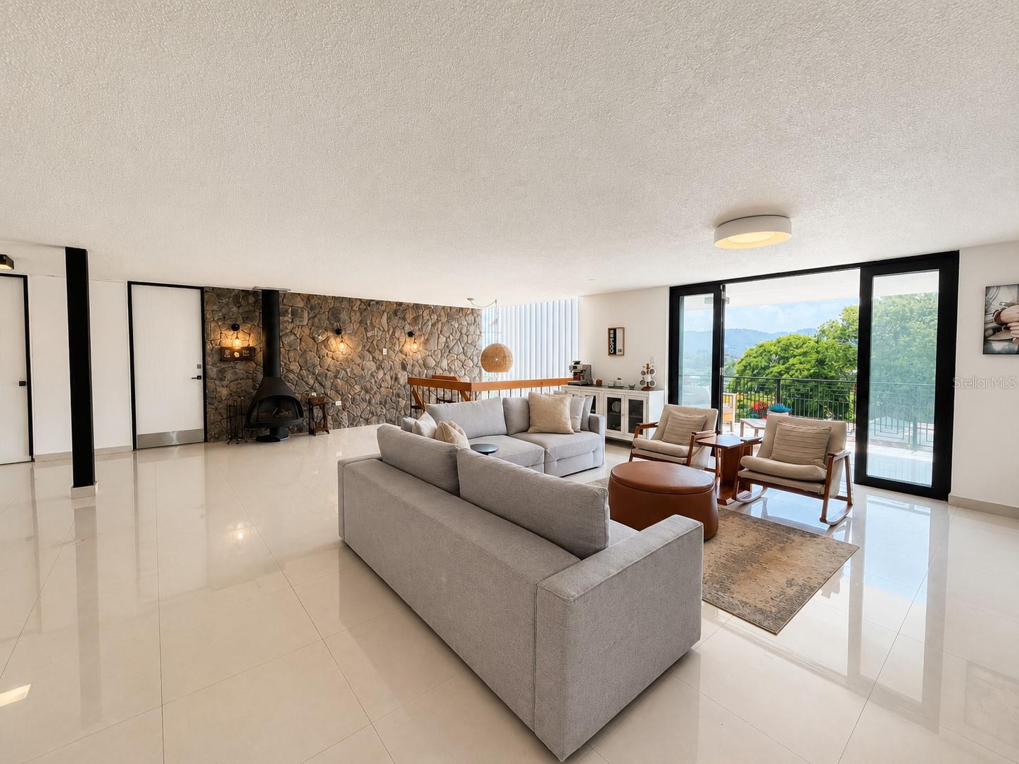B7 Calle Industria Property Photo 14