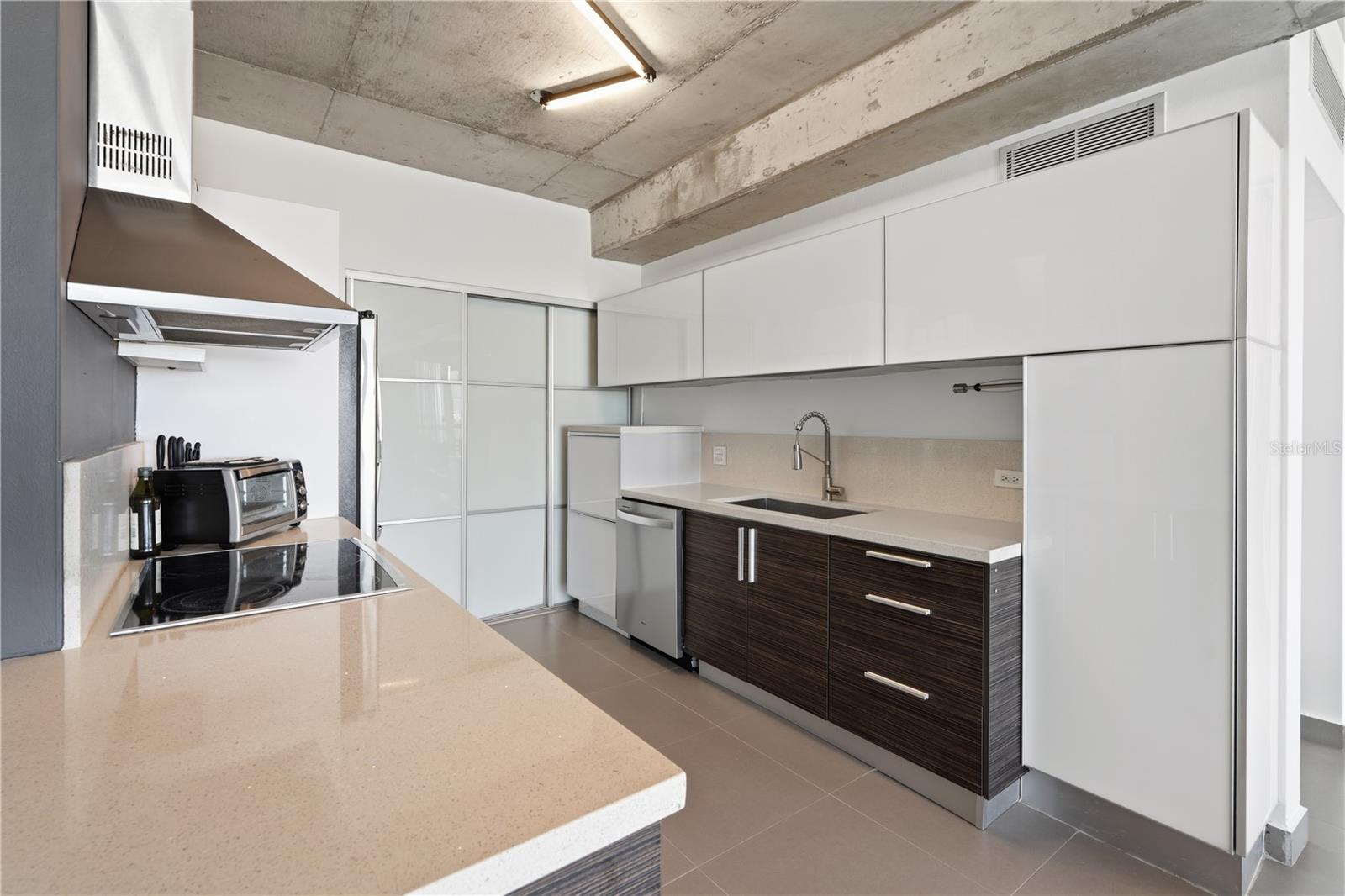 404 Ave Constitucion Atlantis #904 Property Photo 13