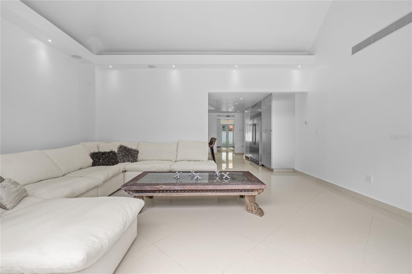 18 Paseo Las Palmas Property Photo 5