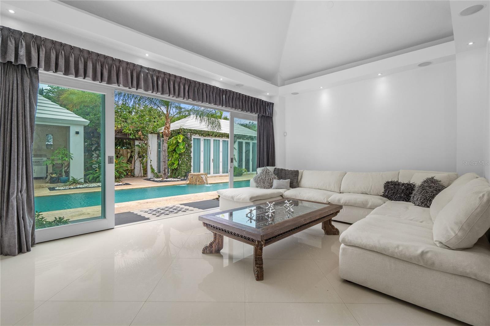 18 Paseo Las Palmas Property Photo 6
