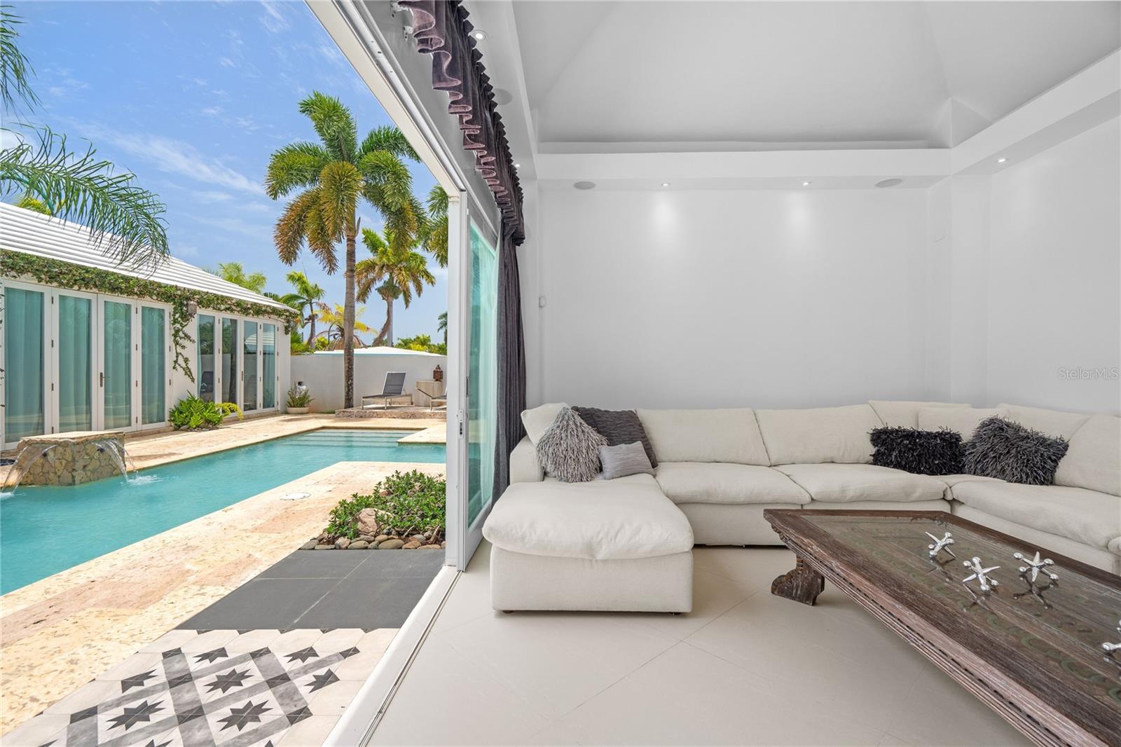 18 Paseo Las Palmas Property Photo 7