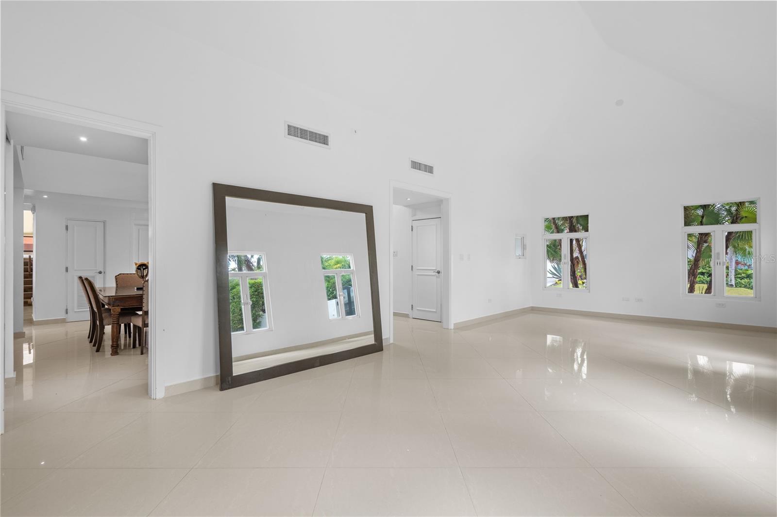 18 Paseo Las Palmas Property Photo 8