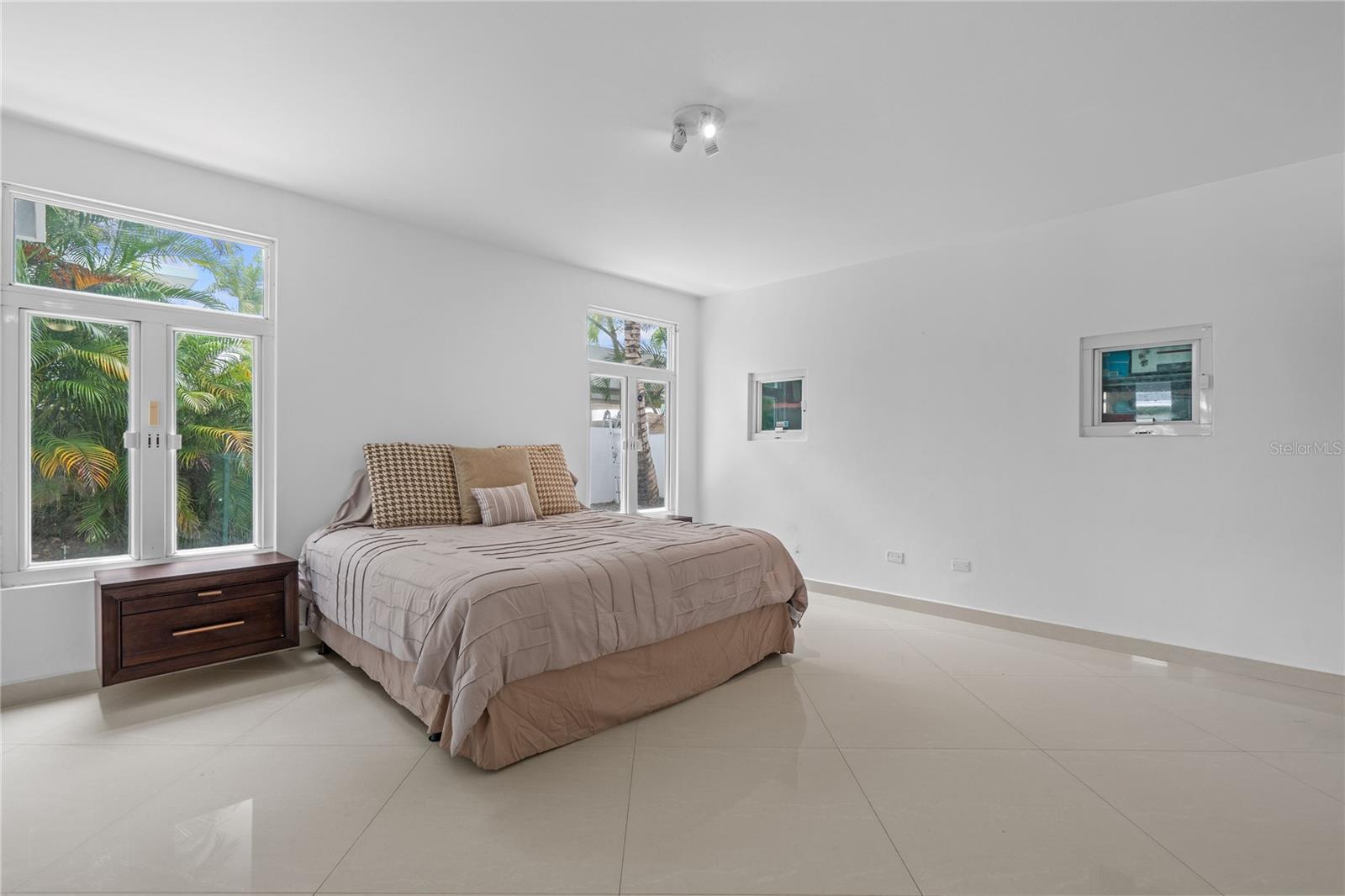 18 Paseo Las Palmas Property Photo 10