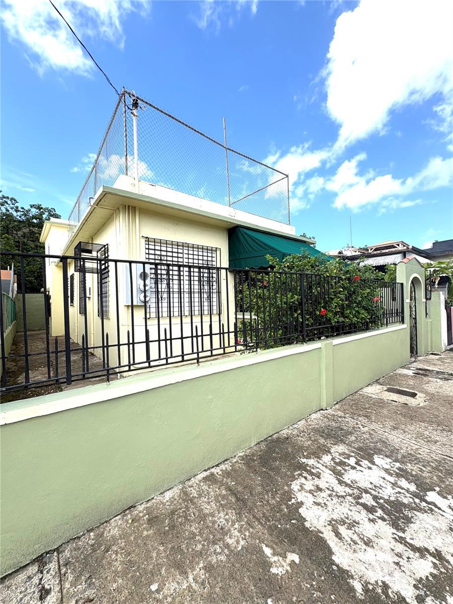 2055 Haydee Rexach St Property Photo 6