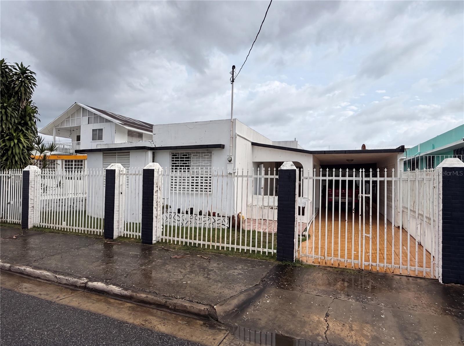 187 Romaguera St Property Photo 2
