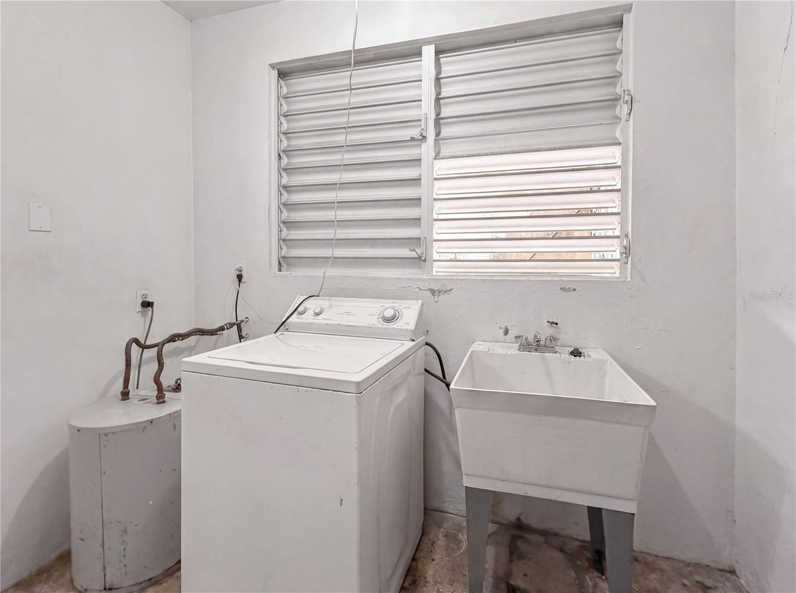 187 Romaguera St Property Photo 24