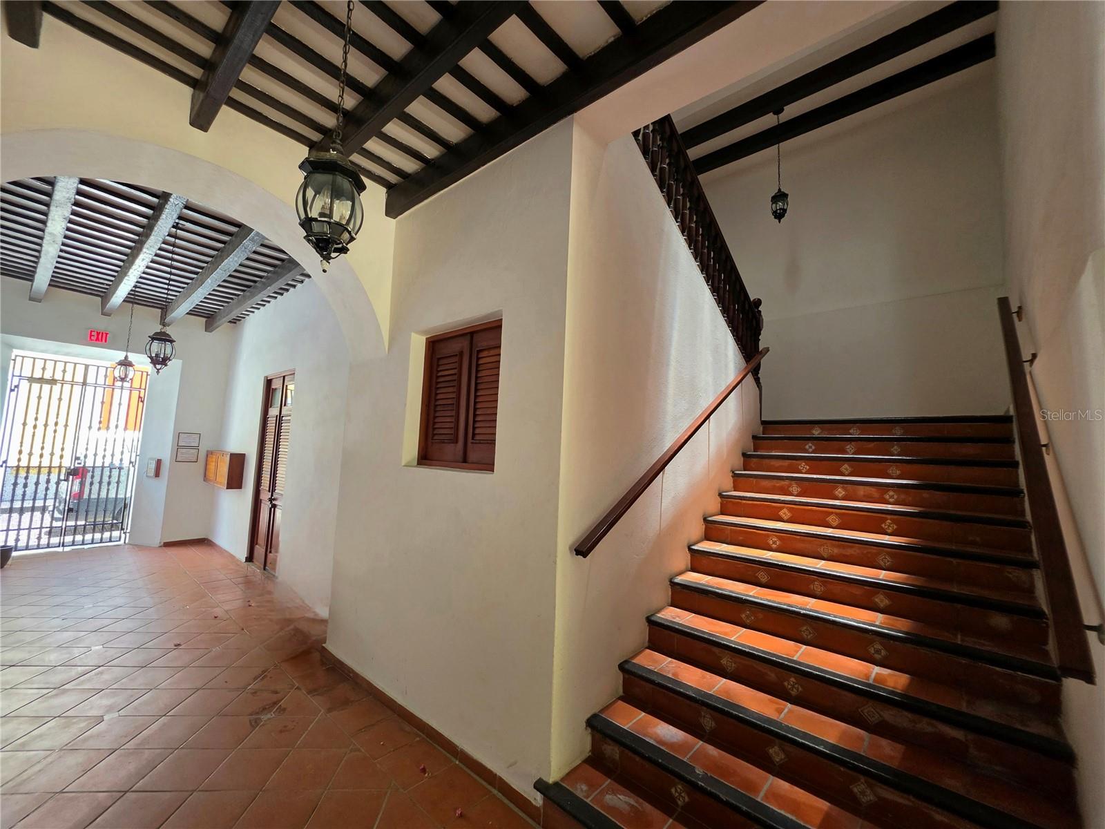 258 Luna Property Photo 4