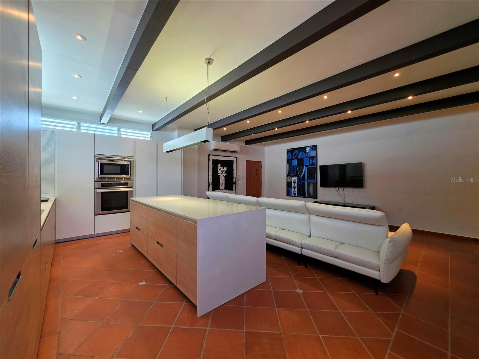 258 Luna Property Photo 11