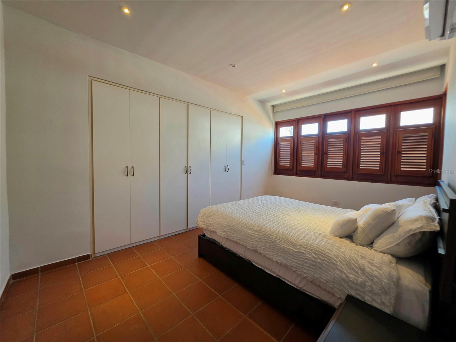 258 Luna Property Photo 16