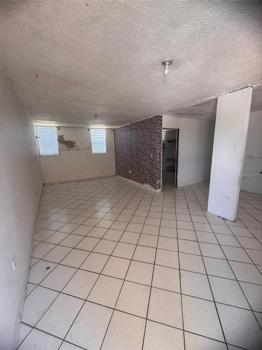 Pr-874 Cond. Los Naranjales #215 Property Photo 5