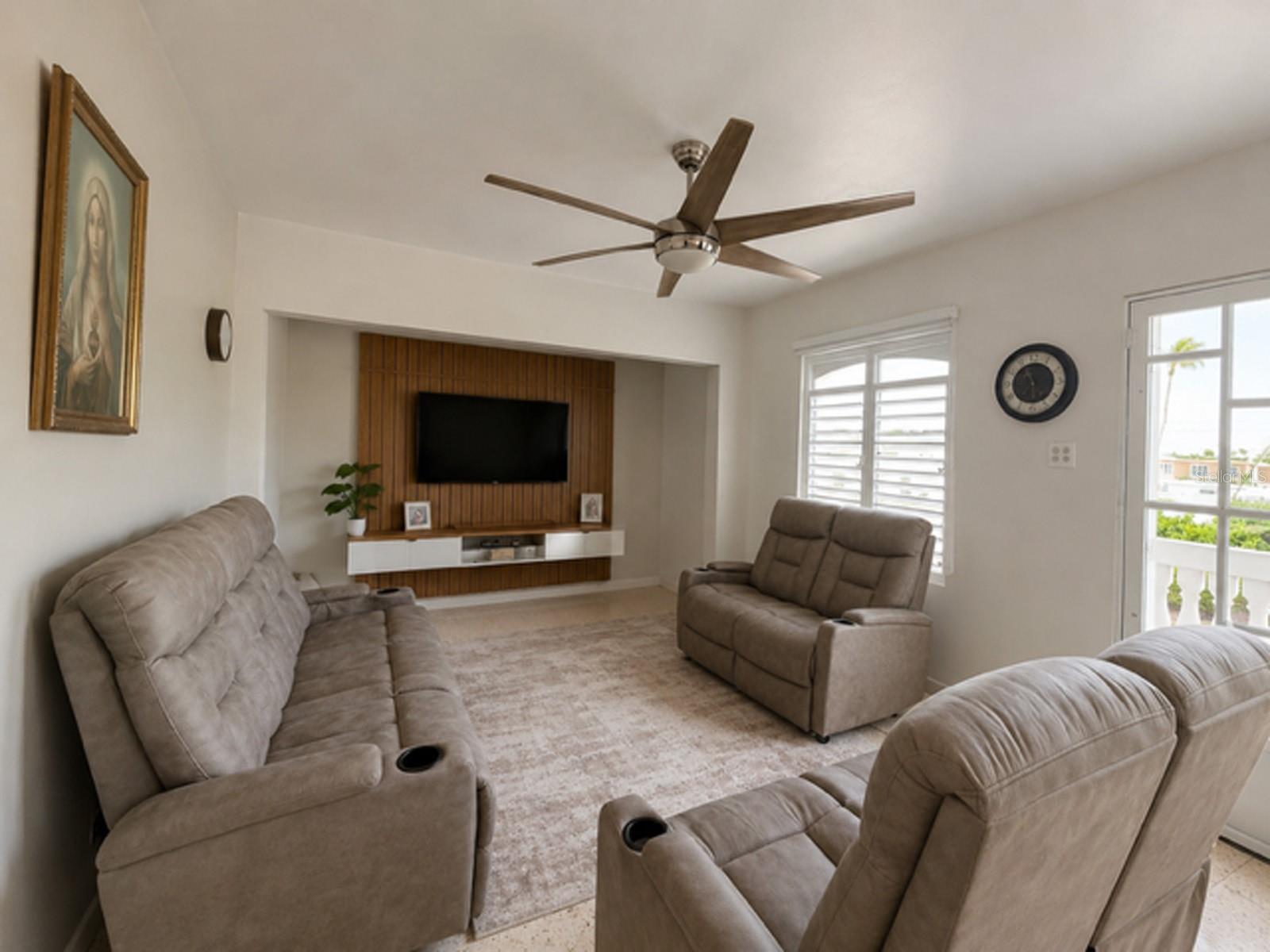 PR9123100 Property Photo 6