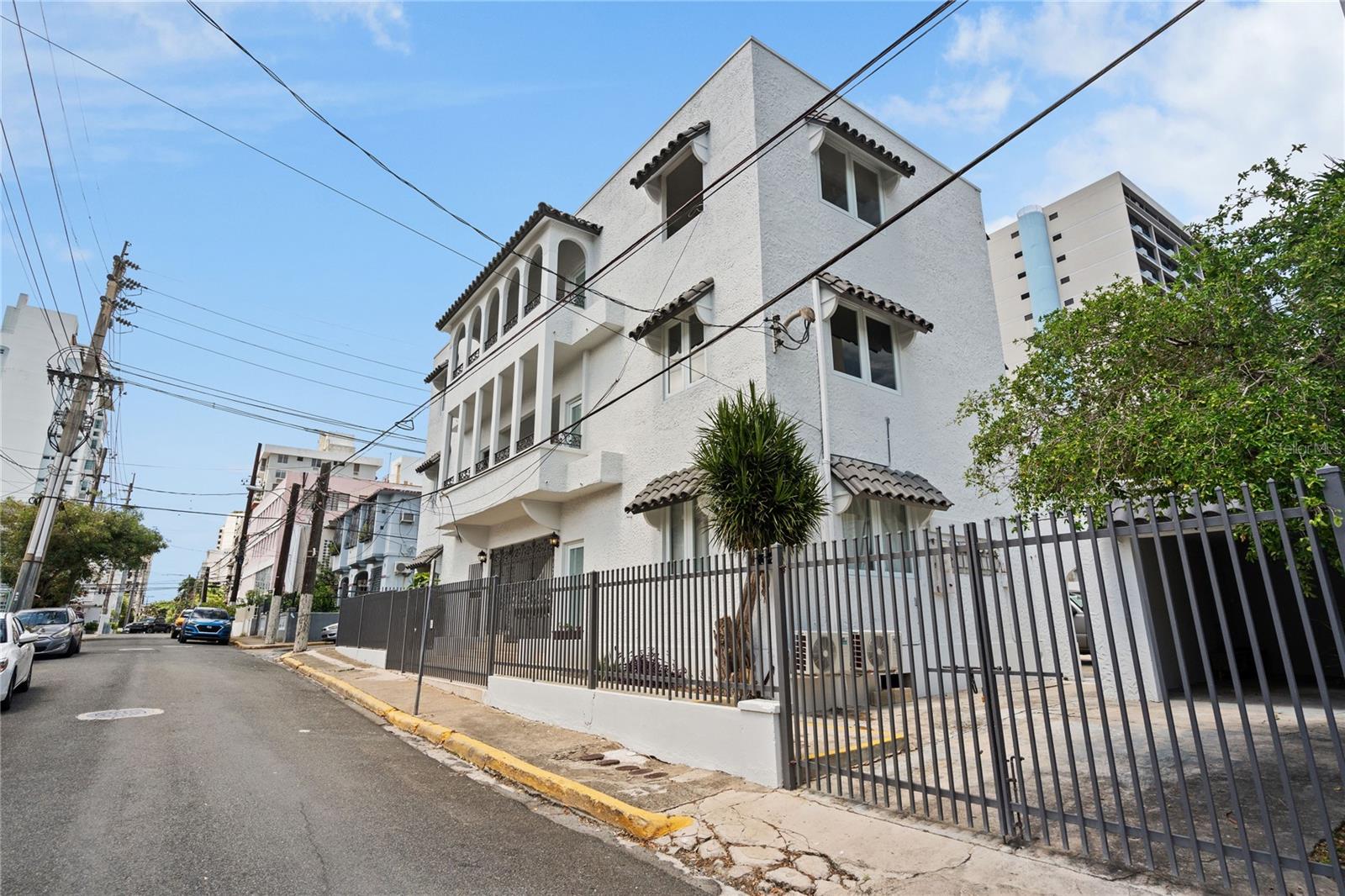 107 TAFT #5 Property Photo 1